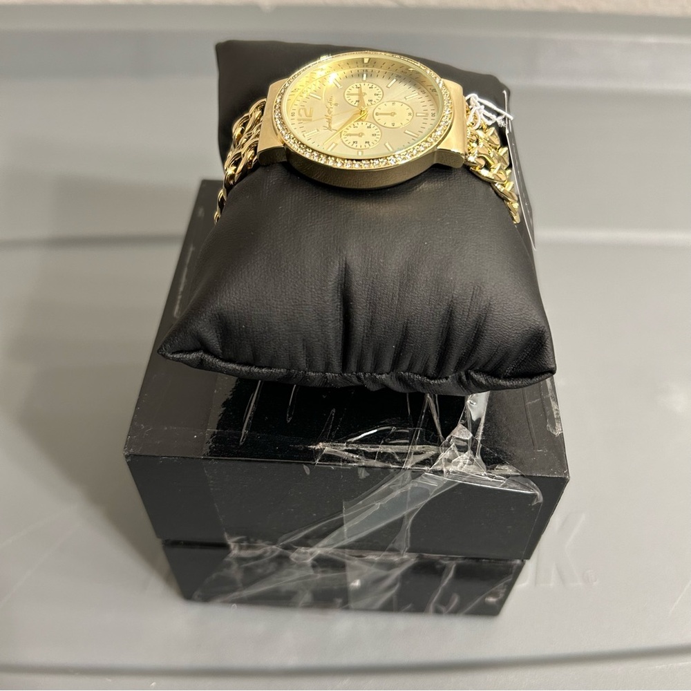 Brand New Watch - Picture 6 of 9
